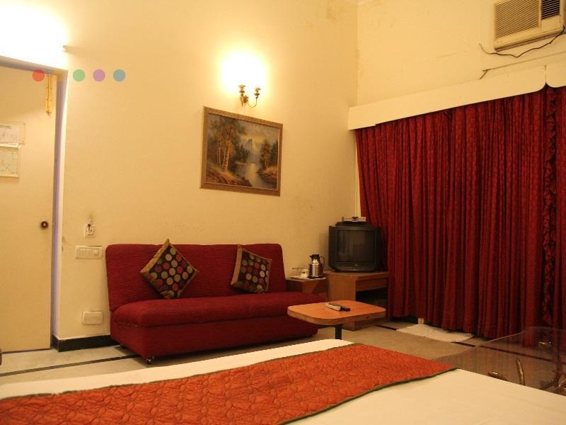 Hotel Alka Premiere Nuova Delhi Esterno foto