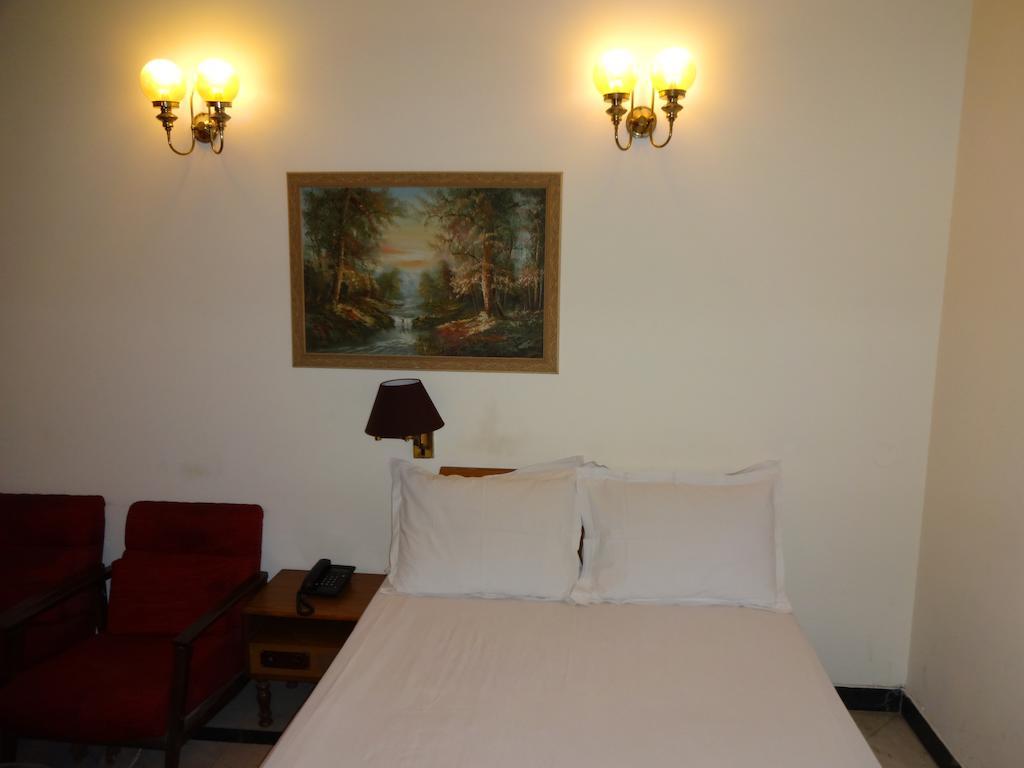 Hotel Alka Premiere Nuova Delhi Camera foto